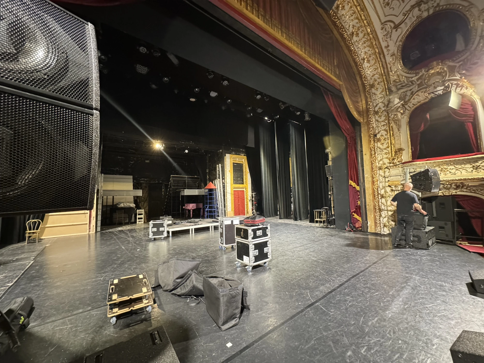 PS Audio CX line array on the stage of the Katona József National Theatre, Kecskemét — concert PA supplied by Pantheon Sound